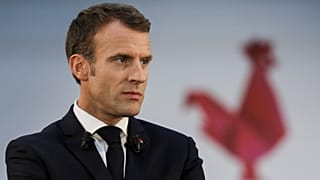A francia elnök elhalasztotta a kormányátalakítást