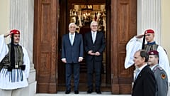 Steinmeier in Griechenland: Zwischen Ehrenbürgerwürde und Reparationsforderungen