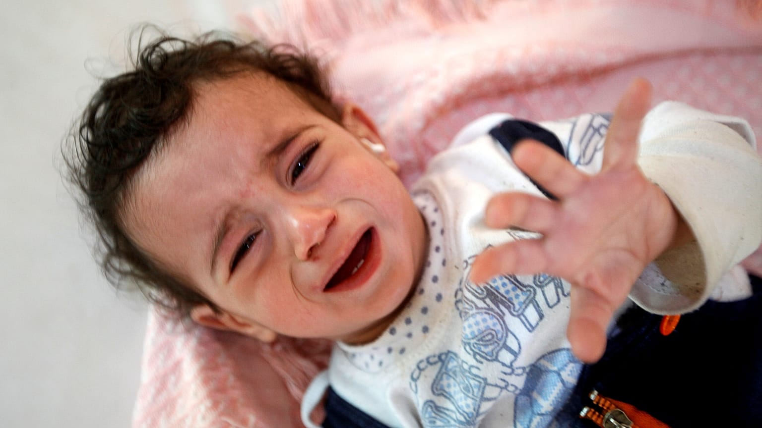 Kolera hastası Yemenli bir kız çocuğu Sanaa'da bir hastanede 11.10.2018