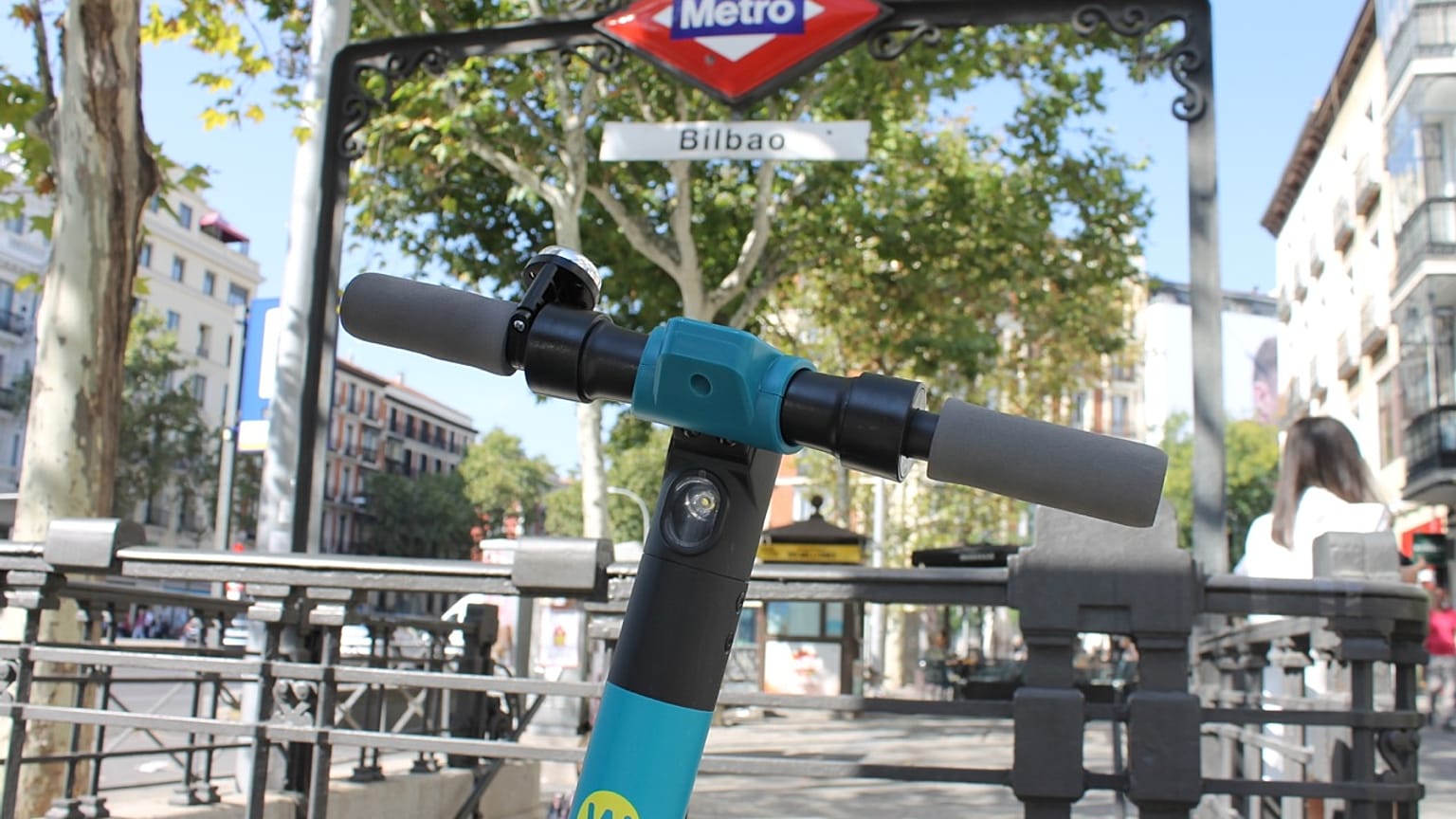 La polémica sobre los patinetes eléctricos inunda Madrid 