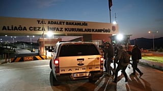 US Pastor Andrew Brunson freed by Turkish court
