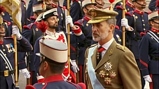 El duelo, algunos abucheos y la lluvia deslucen el desfile de la Fiesta Nacional en España