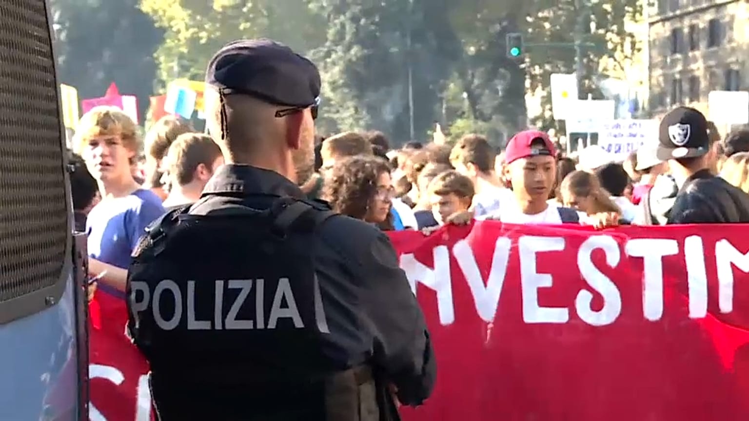 Italia: studenti in piazza contro il governo