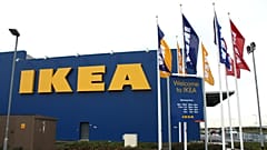 IKEA'dan kapak çalmakla suçlanan genç kızın gözaltına alınması tepki çekti