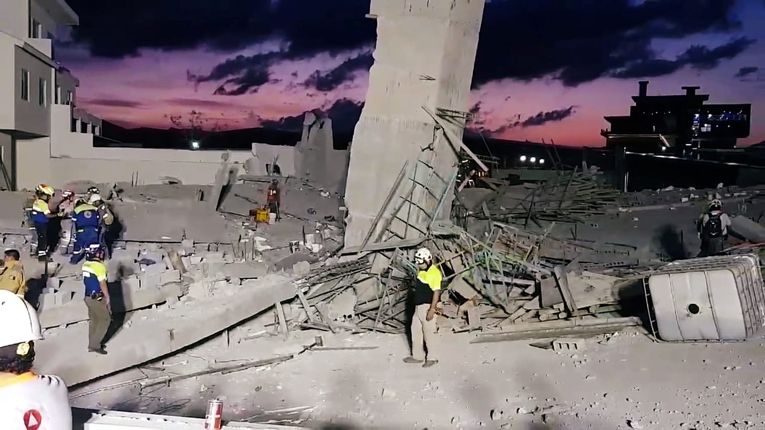 Messico: crolla edificio in costruzione, 7 morti