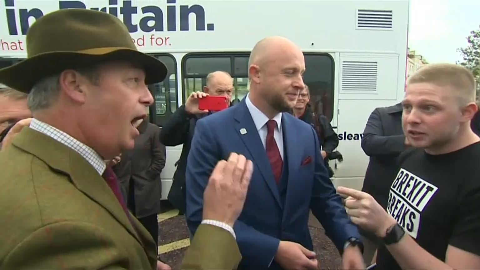 Brexit-Wortgefecht mit Farage: "Werden Sie erwachsen, kleiner Mann"