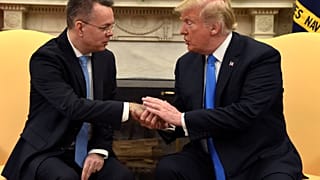 VİDEO | ABD'ye dönen Brunson Oval Ofis'te Trump'a dua etti