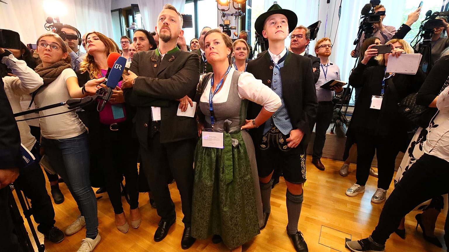 Bavyera seçimlerinde Merkel'e büyük darbe; Aşırı sağcılar mecliste