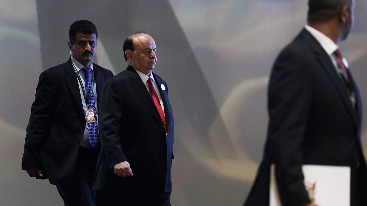 Yemen'de Başbakan Ahmed bin Dağr görevden alındı