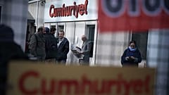 Cumhuriyet gazetesi davasında Can Dündar ve İlhan Tanır hakkında kırmızı bülten kararı