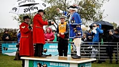 Die spinnen, die Briten! Conker - Jung und Alt beim Kastanien-Wettbewerb (VIDEO)