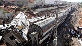 Крушение поезда в Марокко: десятки жертв 