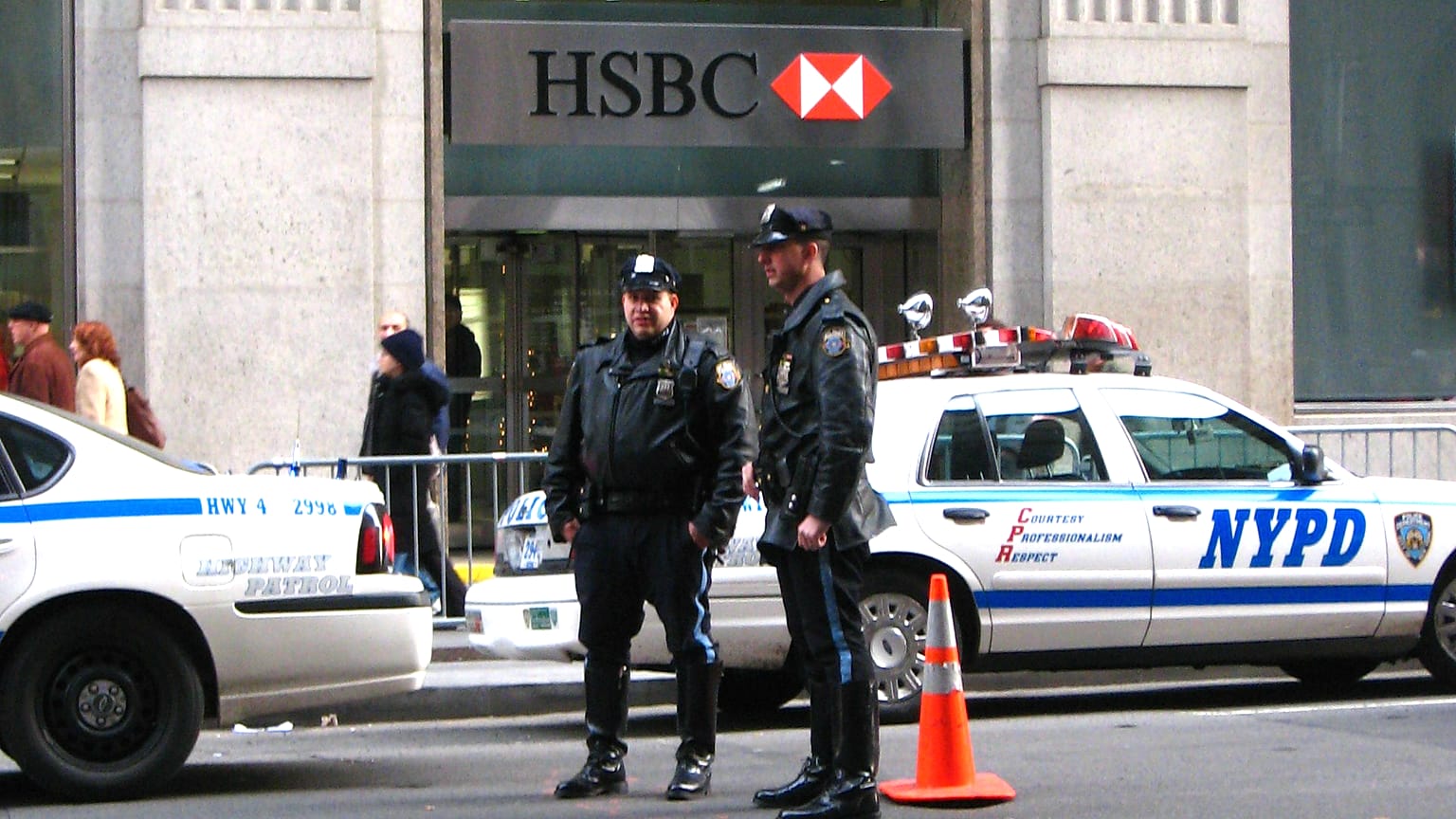 New York 25 yıldır ilk defa silahlı saldırının olmadığı bir haftasonu geçirdi