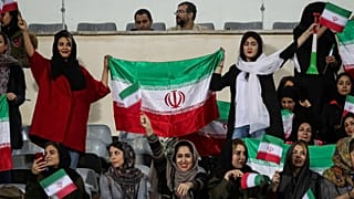 حضور زنان در استادیوم آزادی؛ آغاز یک مسیر یا ویترینی برای فیفا؟