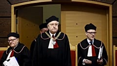 Polen: Rentenalter für Richter auf 65 herabgesetzt. Gerichtspräsidentin entlassen. 