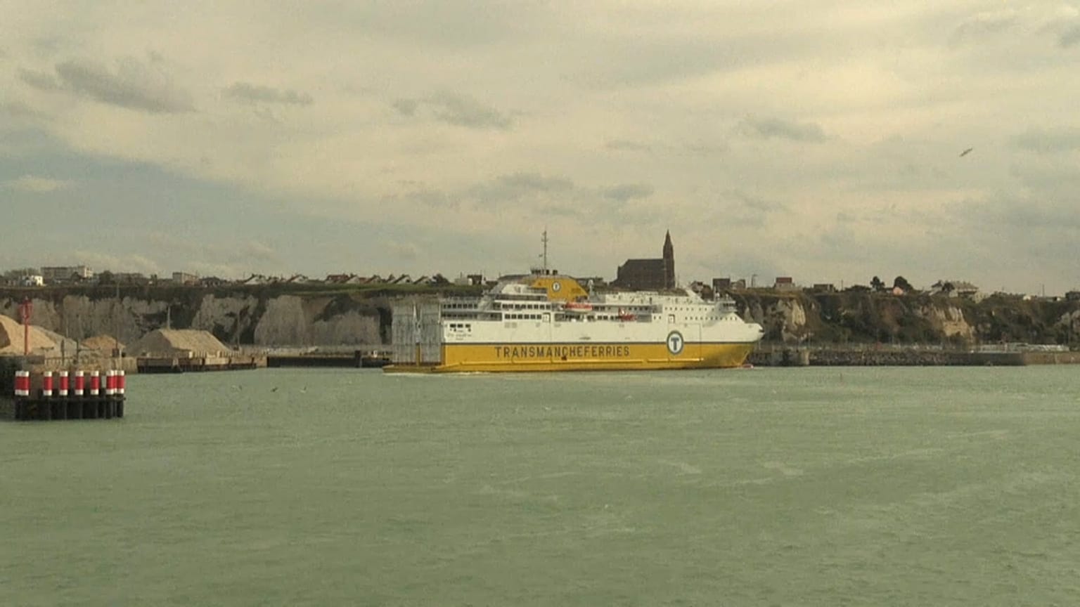 Dieppe-Newhaven : un ferry défie la tempête Brexit