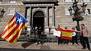 Καθαίρεσαν τον πρόξενο της Ελλάδας στη Βαρκελώνη