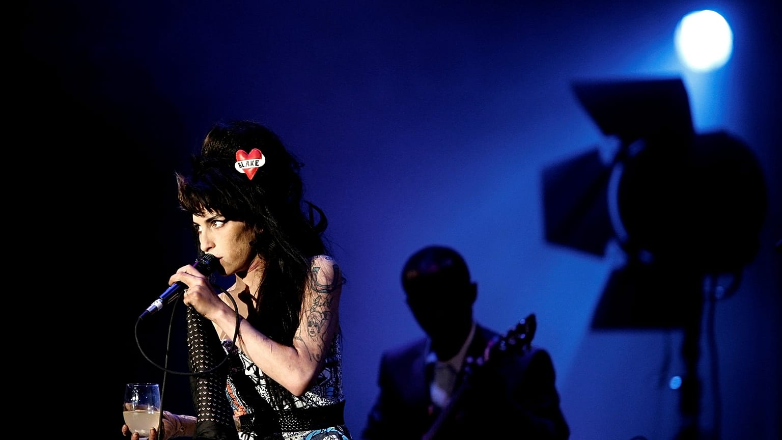 Amy Winehouse sahnelere hologram olarak dönüyor