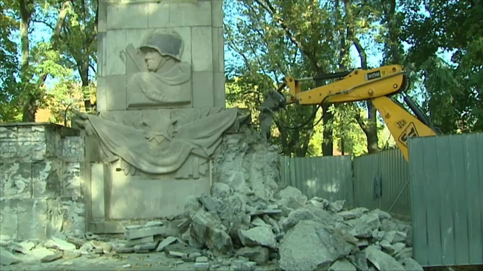 Letztes Sowjetdenkmal Polens fällt