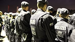 "Null Toleranz": Großeinsatz der Polizei gegen kriminelle Clans in 5 Shisha-Bars 