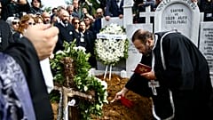 Duayen fotomuhabiri Ara Güler, Şişli Ermeni Mezarlığı'nda toprağa verildi 