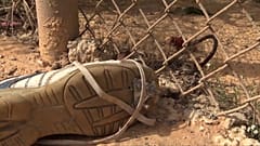 Muere un inmigrante en un nuevo salto a la valla de Melilla