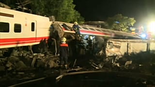 Tαϊβάν: Τουλάχιστον 22 νεκροί, 171 τραυματίες από τον εκτροχιασμό τρένου