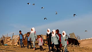 Egyelőre nem telepítik ki a ciszjordániai beduin falu lakóit 