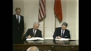Trump felmondaná az atomalkut