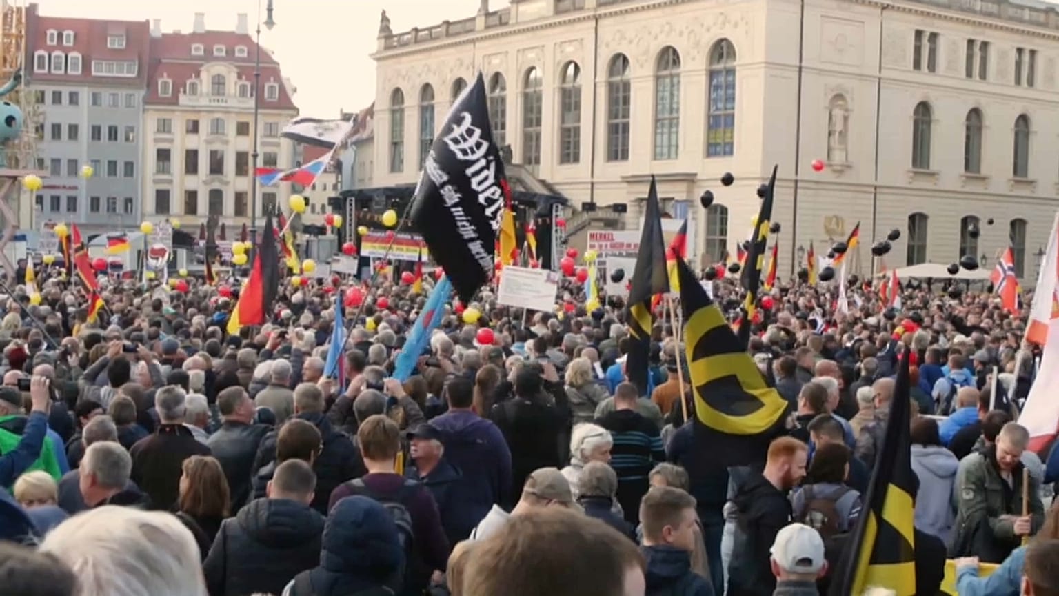 Miles de alemanes a favor y en contra del ultraderechista PEGIDA