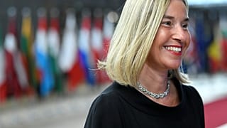 Telefonata-scherzo a Junker e Mogherini