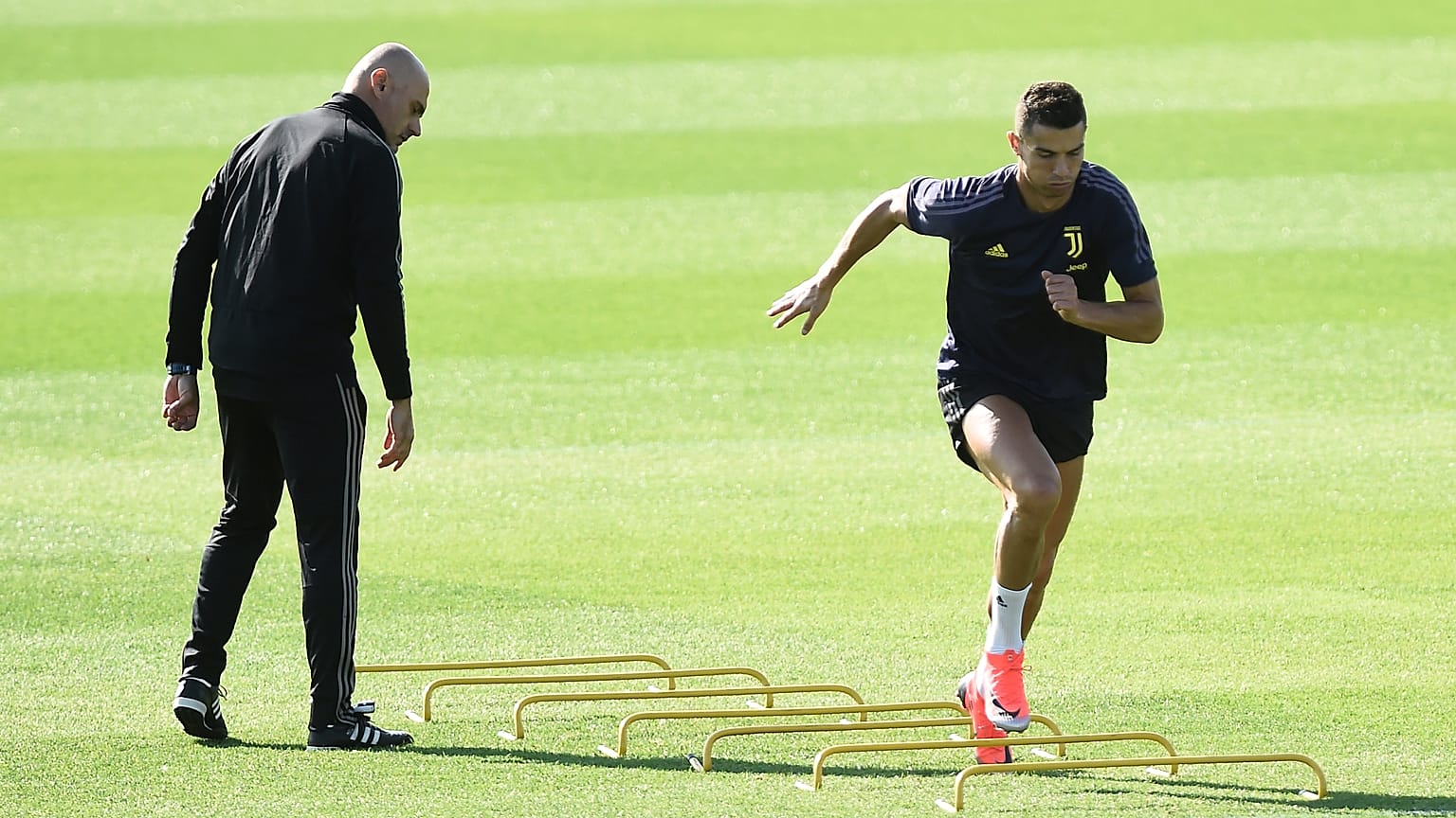Şampiyonlar Ligi: Ronaldo 6 yıl forma giydiği M. United'a karşı