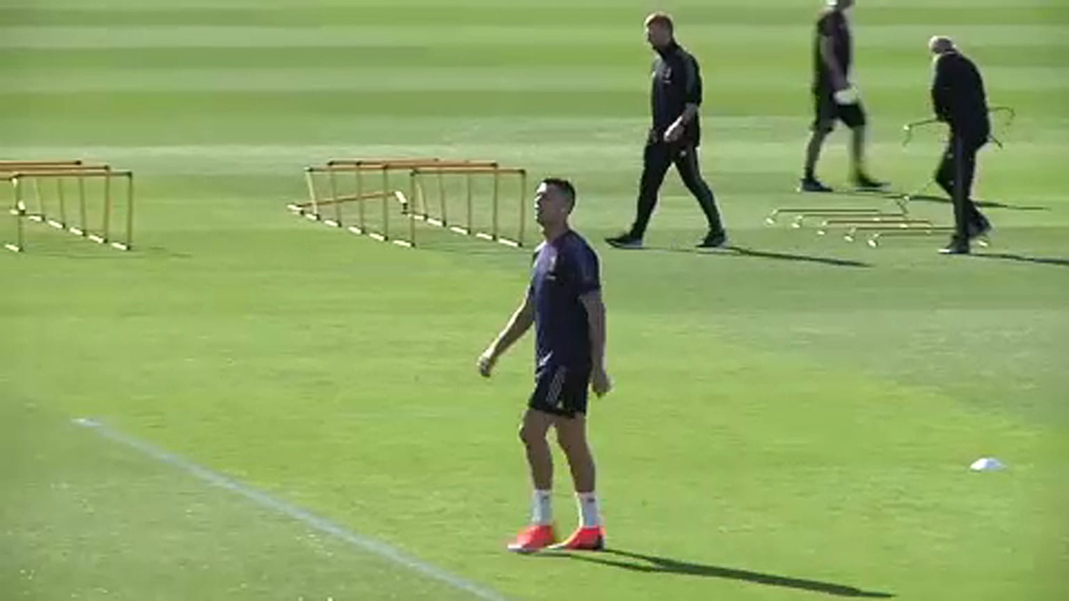 شاهد: يوفنتوس ومانشيستر يونايتد يستعدان للقائهما ضمن دوري أبطال أوروبا