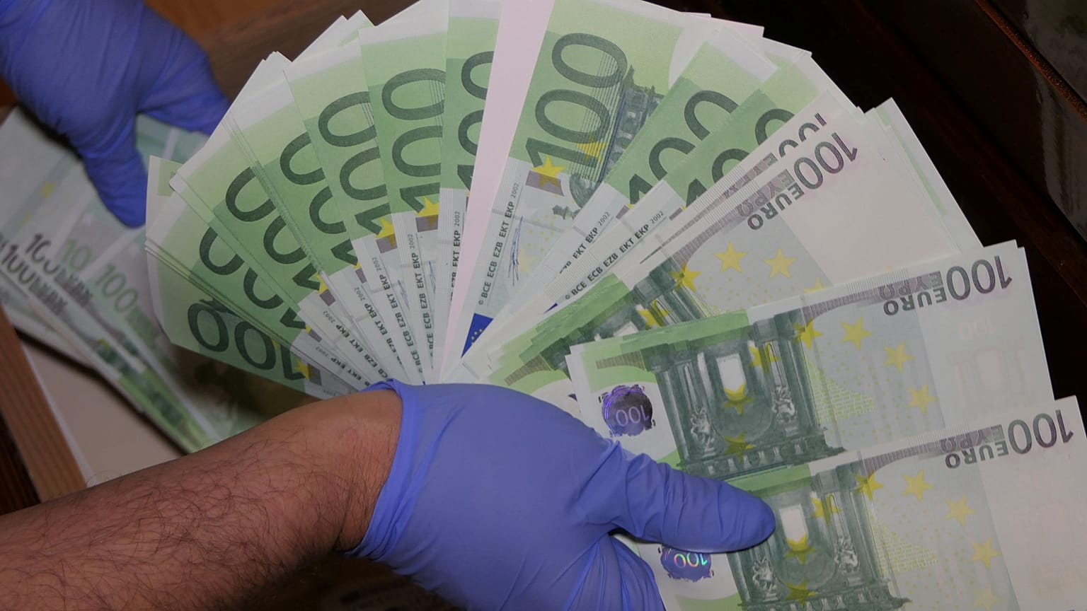 Bulgaristan'da son 10 yılın en büyük sahte para operasyonu