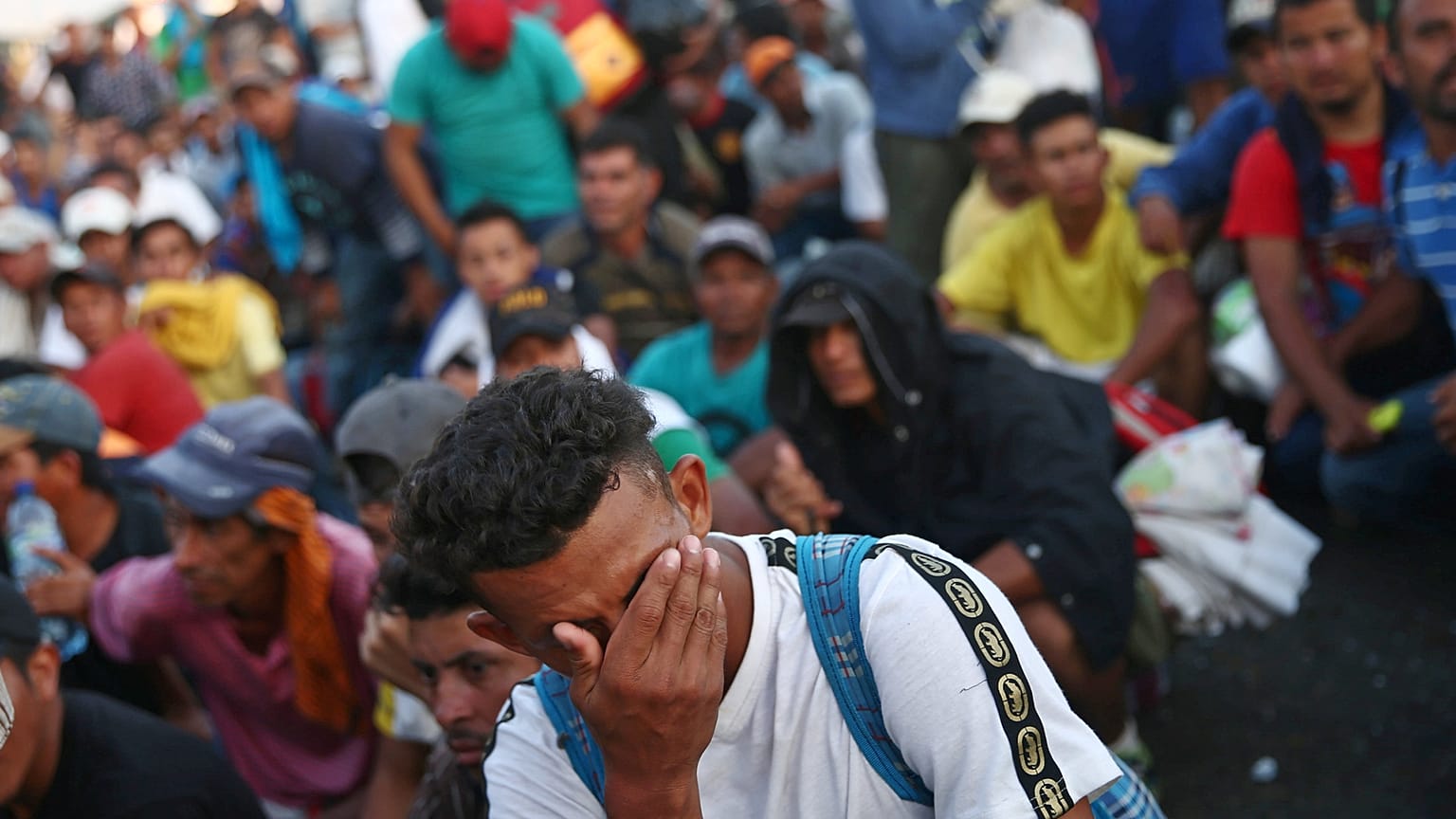 Trump denuncia presença de criminosos e extremistas na caravana