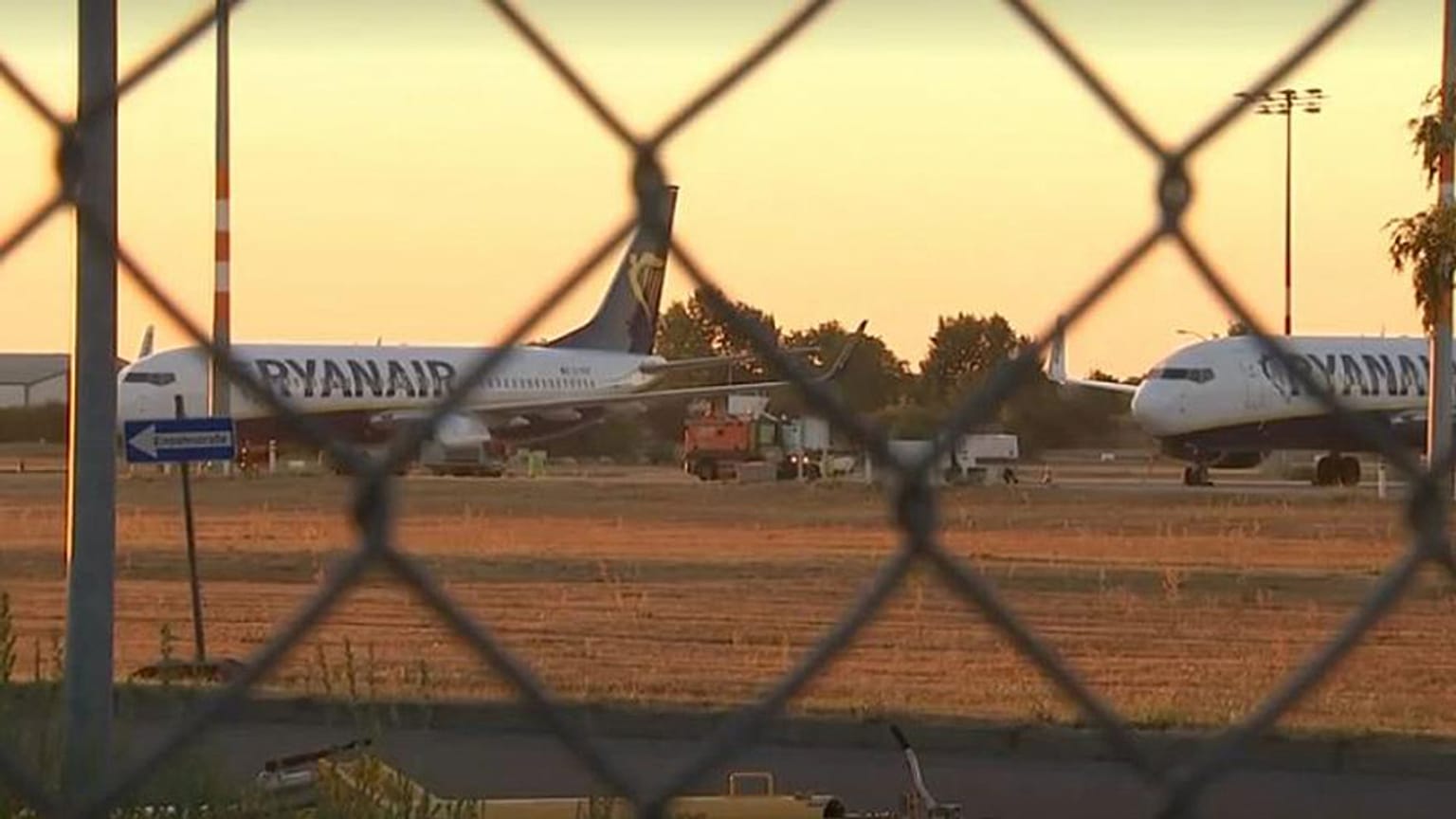 ¿Por qué Ryanair no expulsó al pasajero racista?