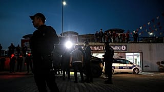 Suudi Arabistan Başkonsolosluğuna ait araçta inceleme: İki valiz bulundu