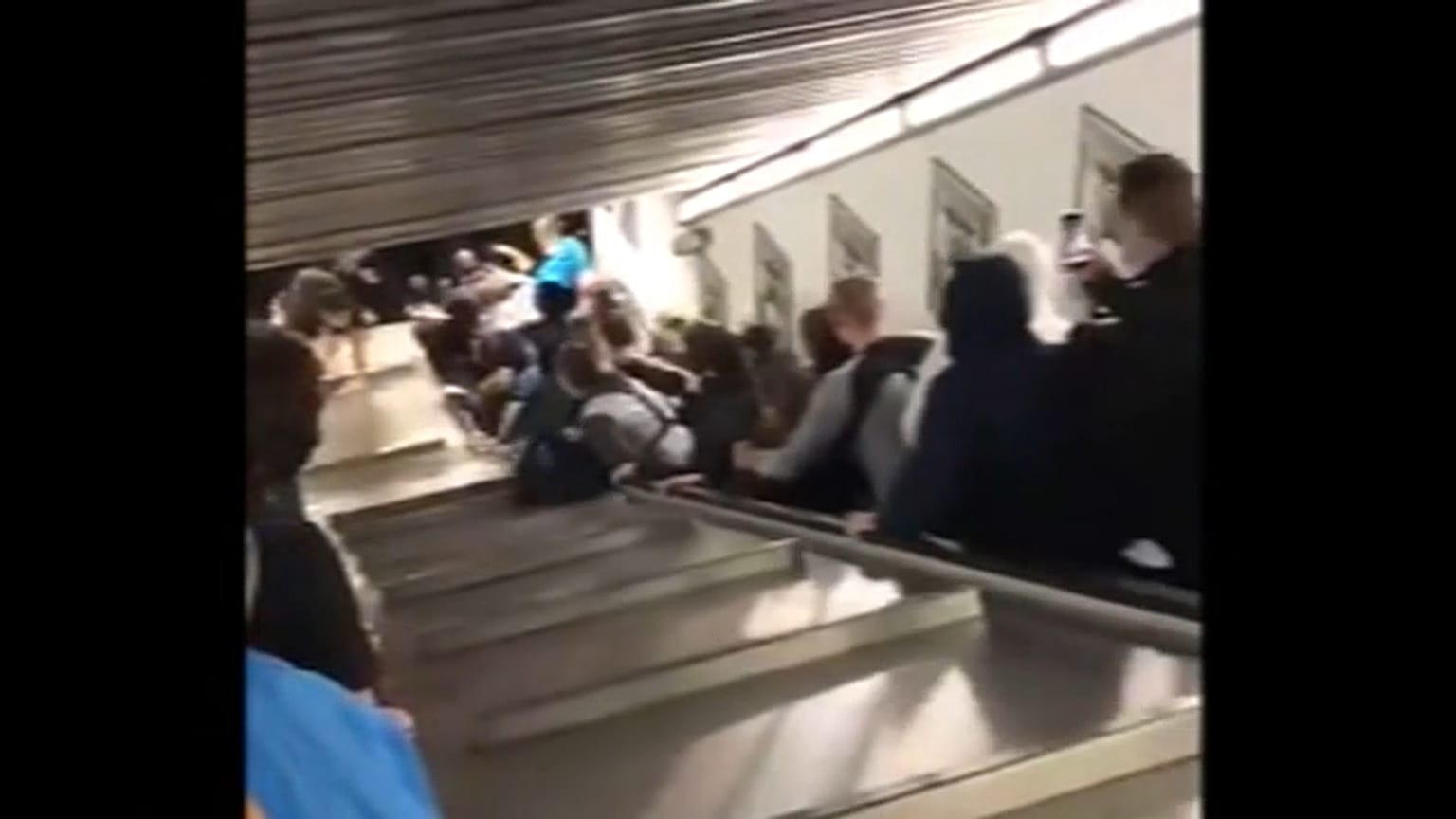Un spectaculaire accident d'escalator