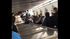 Un spectaculaire accident d'escalator