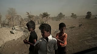 زيارة مفاجئة للرئيس هادي إلى أمريكا وتحذير أممي من أن اليمن على شفا ثالث مجاعة في القرن العشرين