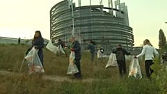 Politikusok szedték a szemetet Strasbourgban
