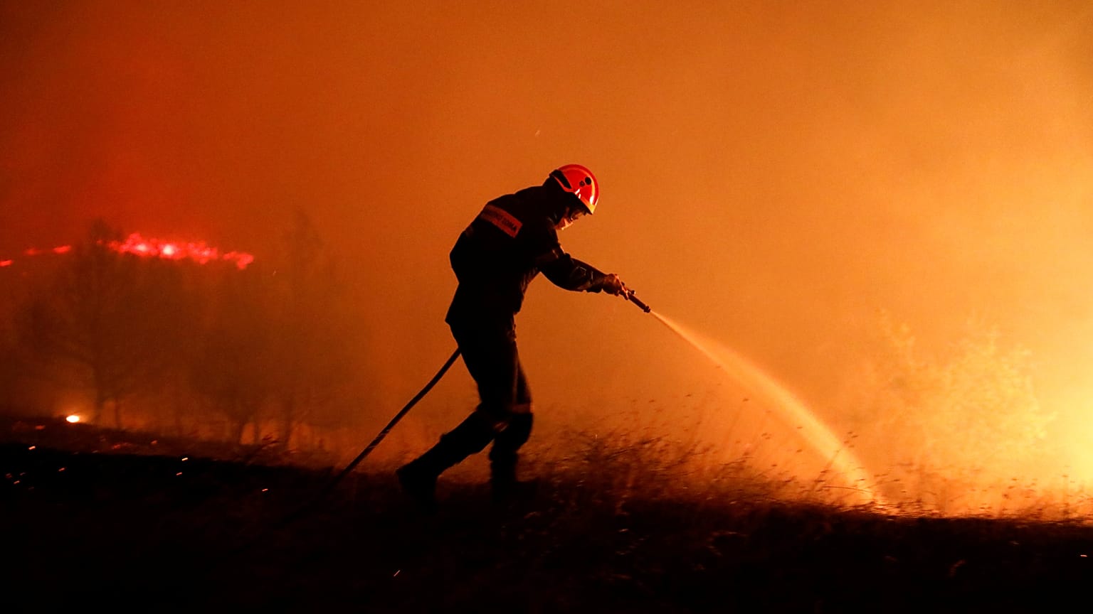 Bajo control el incendio de Eubea
