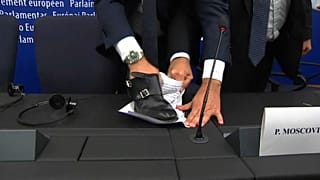 Italy shoe stunt 'grotesque' - Moscovici