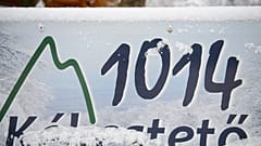 Behavazott tábla Kékestetőn 2015. november 22-én.