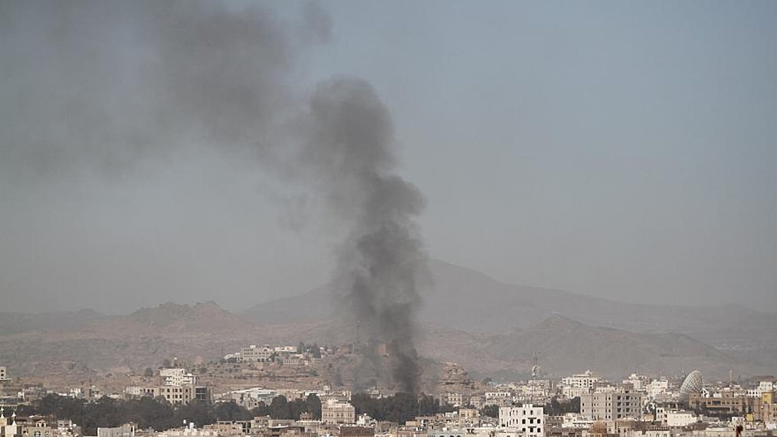 قتلى وجرحى في ضربات جوية في محافظة الحديدة 