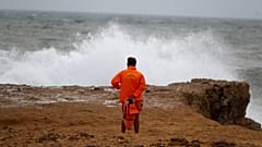 An den Stränden nagt das Meer - Portugal verschwindet