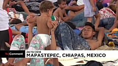 Тысячи мигрантов идут к границе с США 