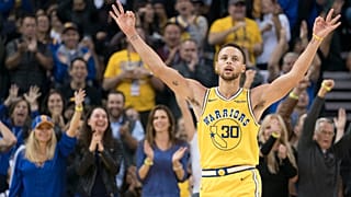 Stephen Curry fait parler la poudre