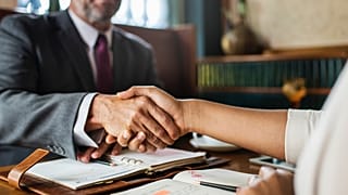 Anulada una licitación en Galicia por discriminar la contratación de heterosexuales