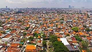 Indonesien: Eine Fahrkarte? 5 Plastikflaschen, bitte!